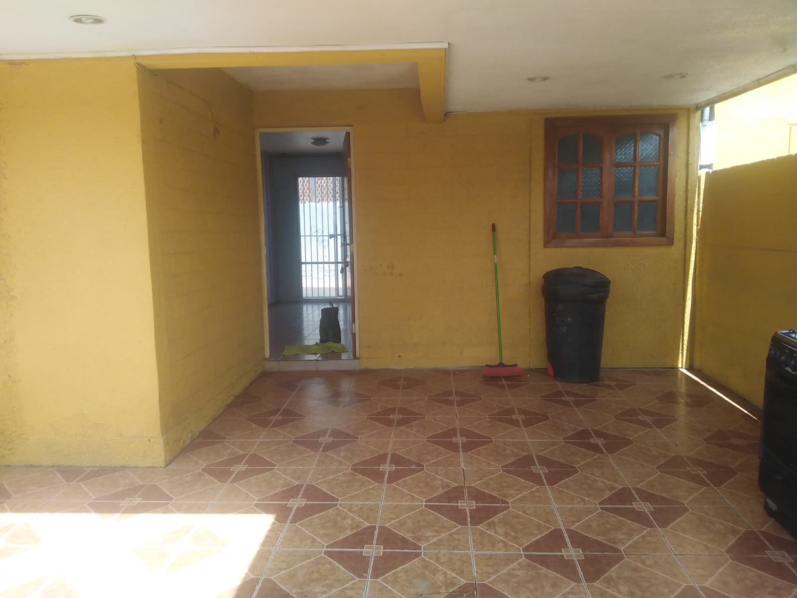 458 san ignacio,Santiago,3 Bedrooms Bedrooms,1 BañoBathrooms,Casa,san ignacio,1073