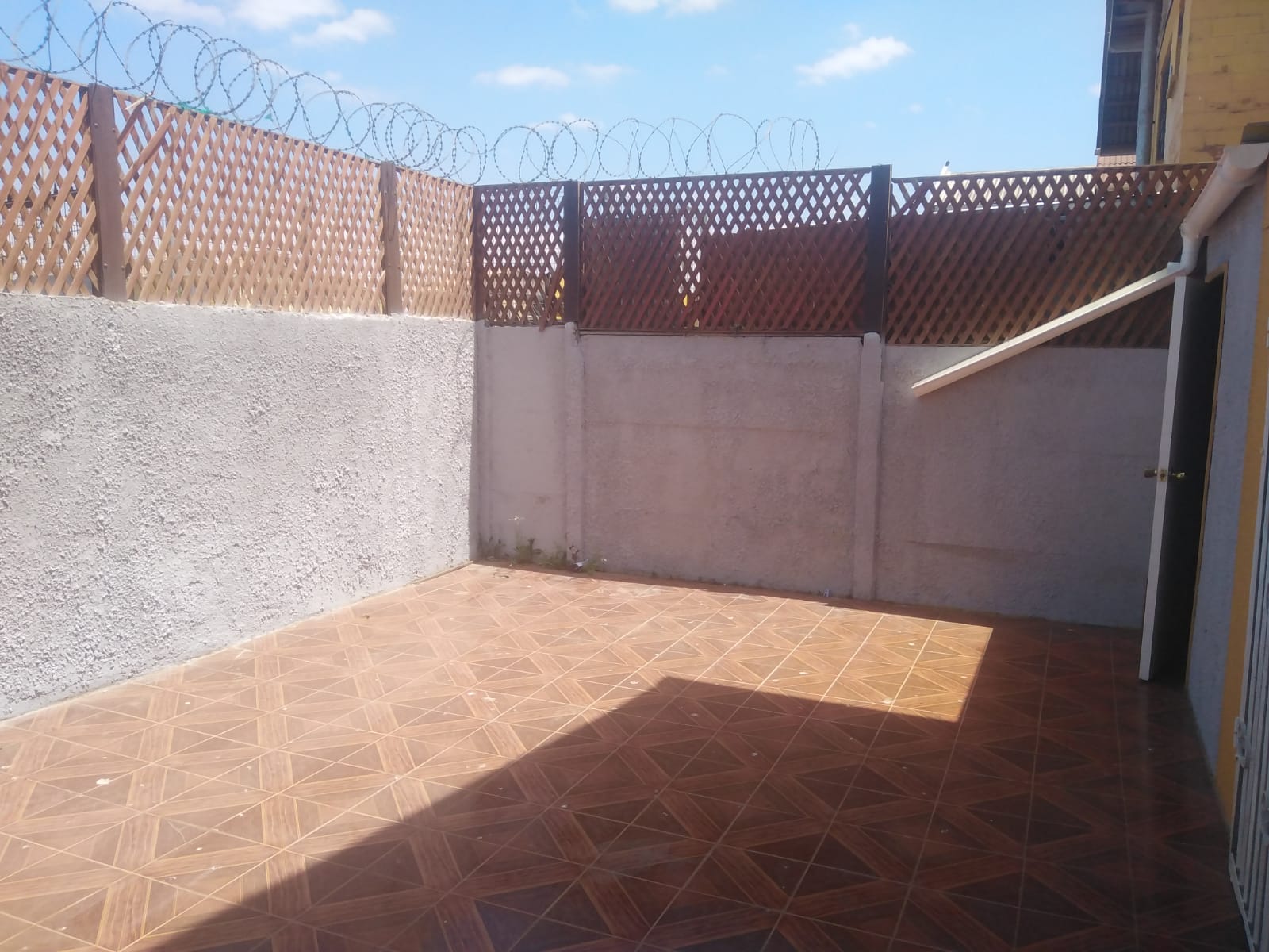 458 san ignacio,Santiago,3 Bedrooms Bedrooms,1 BañoBathrooms,Casa,san ignacio,1073